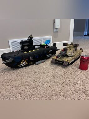 Submarine and Tank Kids Toy Set - light up and make sounds